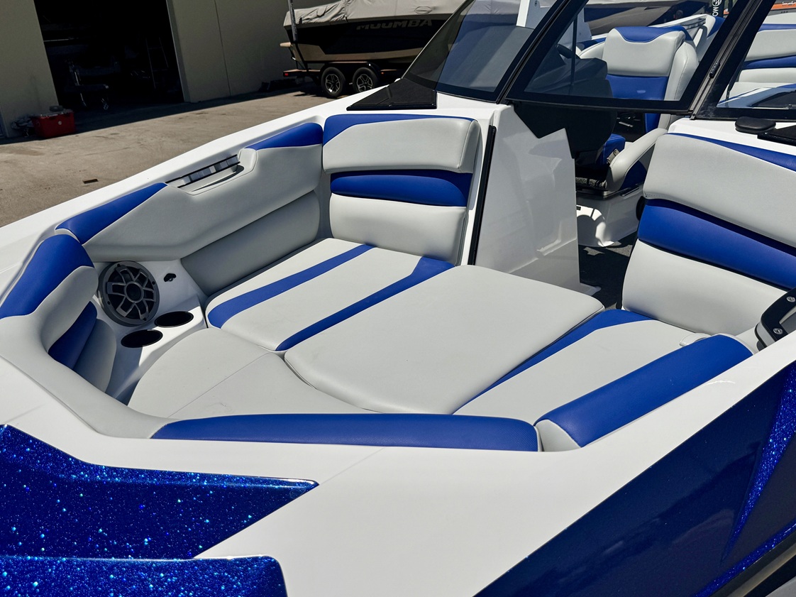 2020 Axis A24 - LIKE NEW - 80 HOURS - M6DI Icon